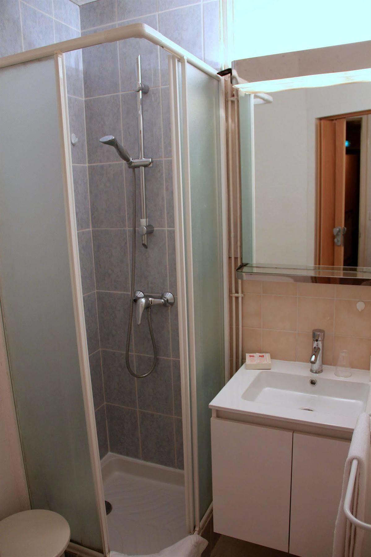Central Hotel Νιόρ Εξωτερικό φωτογραφία